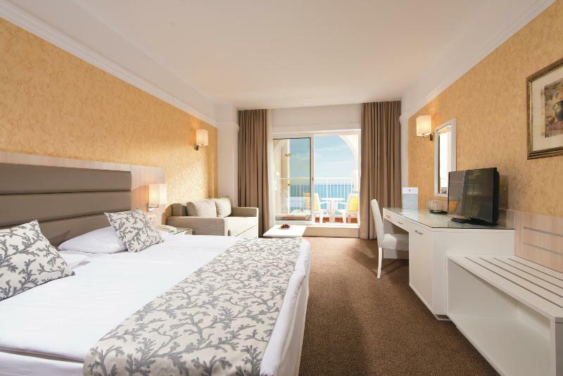 Hotel Riu Helios Paradise サニービーチ エクステリア 写真